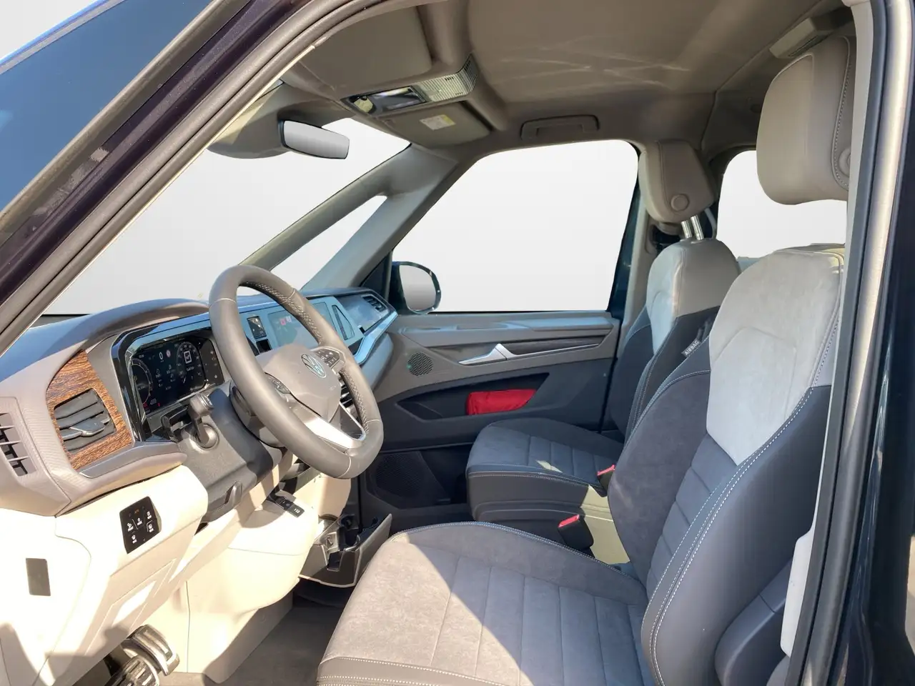 Volkswagen T7 Multivan 7