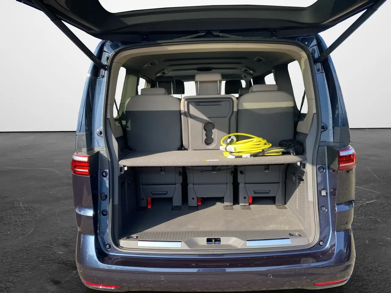 Volkswagen T7 Multivan 12