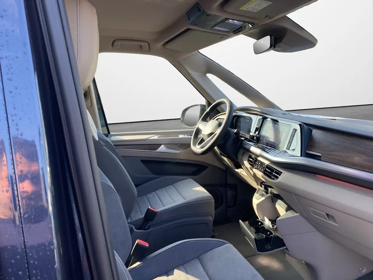Volkswagen T7 Multivan 13