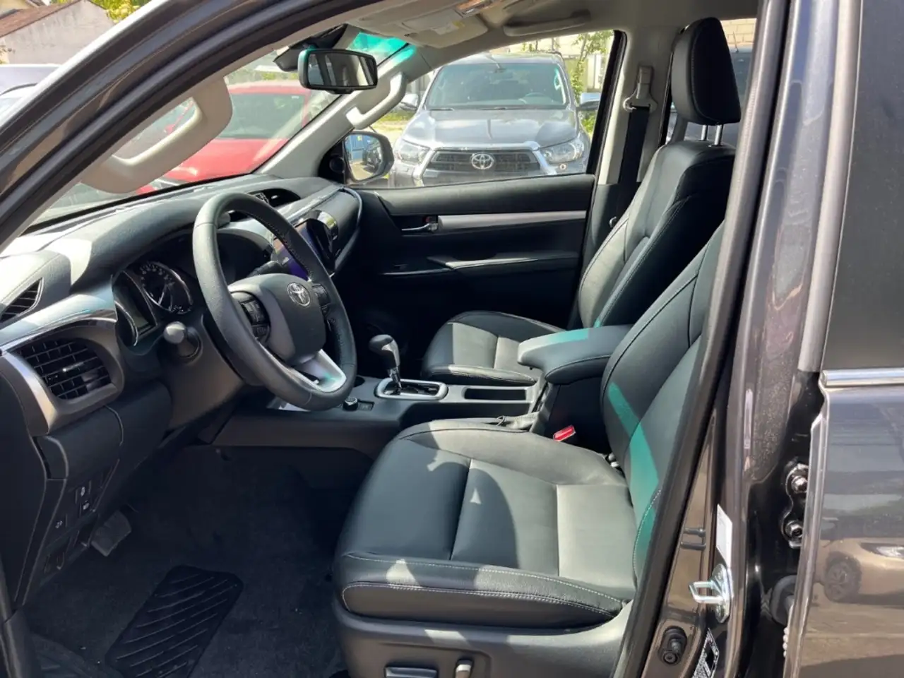 Toyota Hilux 12