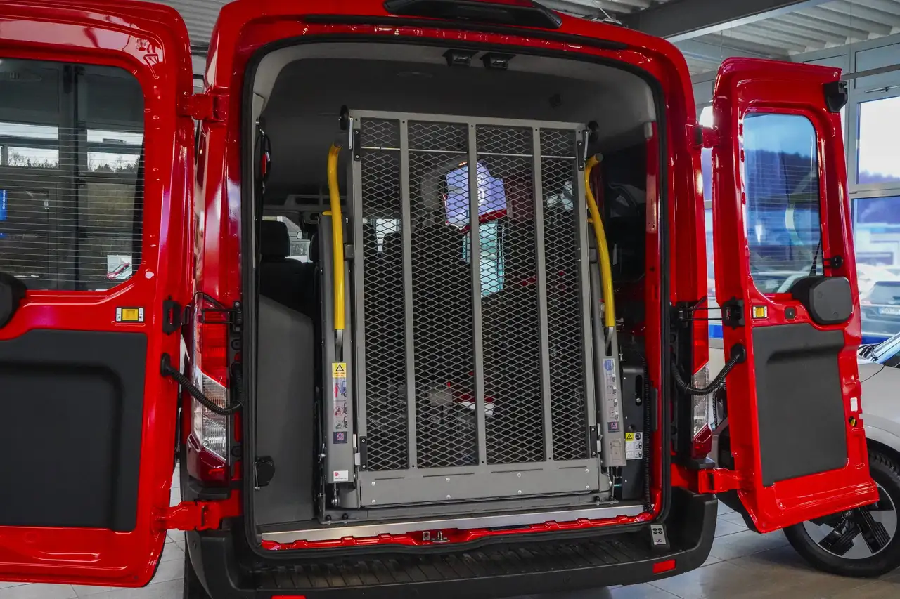 Ford Transit 13