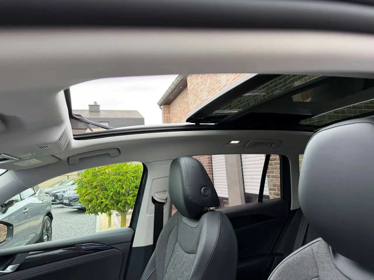 Volkswagen Tiguan 9
