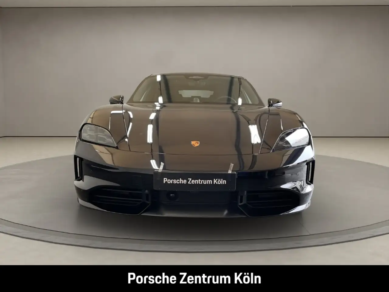 Porsche Taycan 4 8