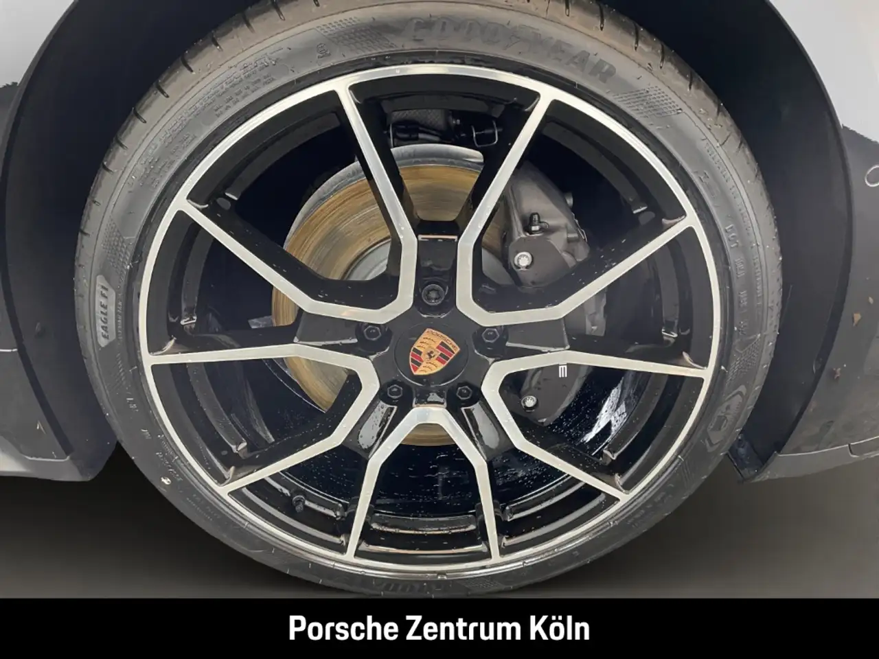 Porsche Taycan 4 9