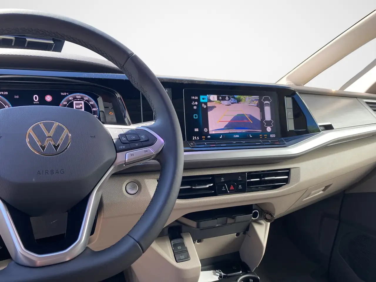 Volkswagen T7 California 10