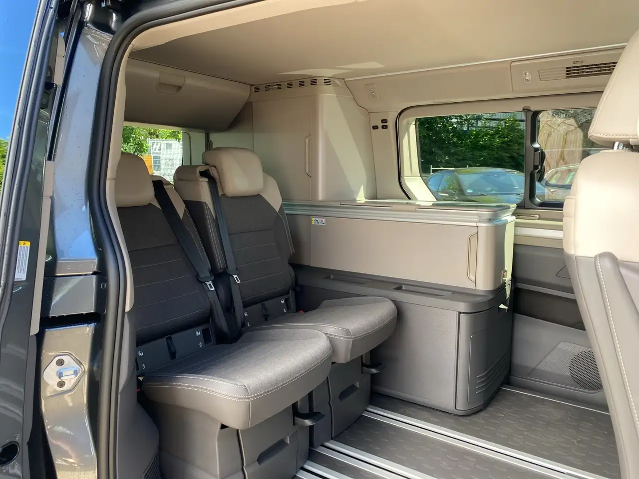 Volkswagen T7 California 15