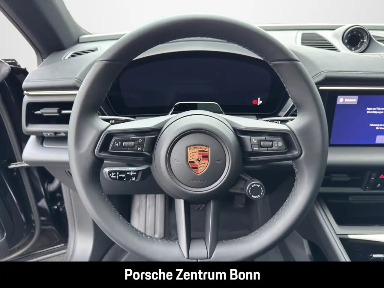 Porsche Macan 4 10