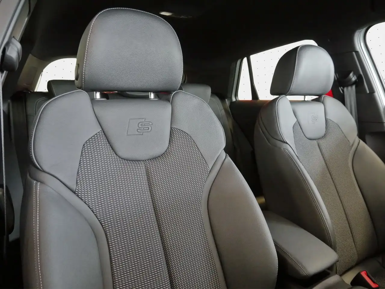 Audi Q2 35 10