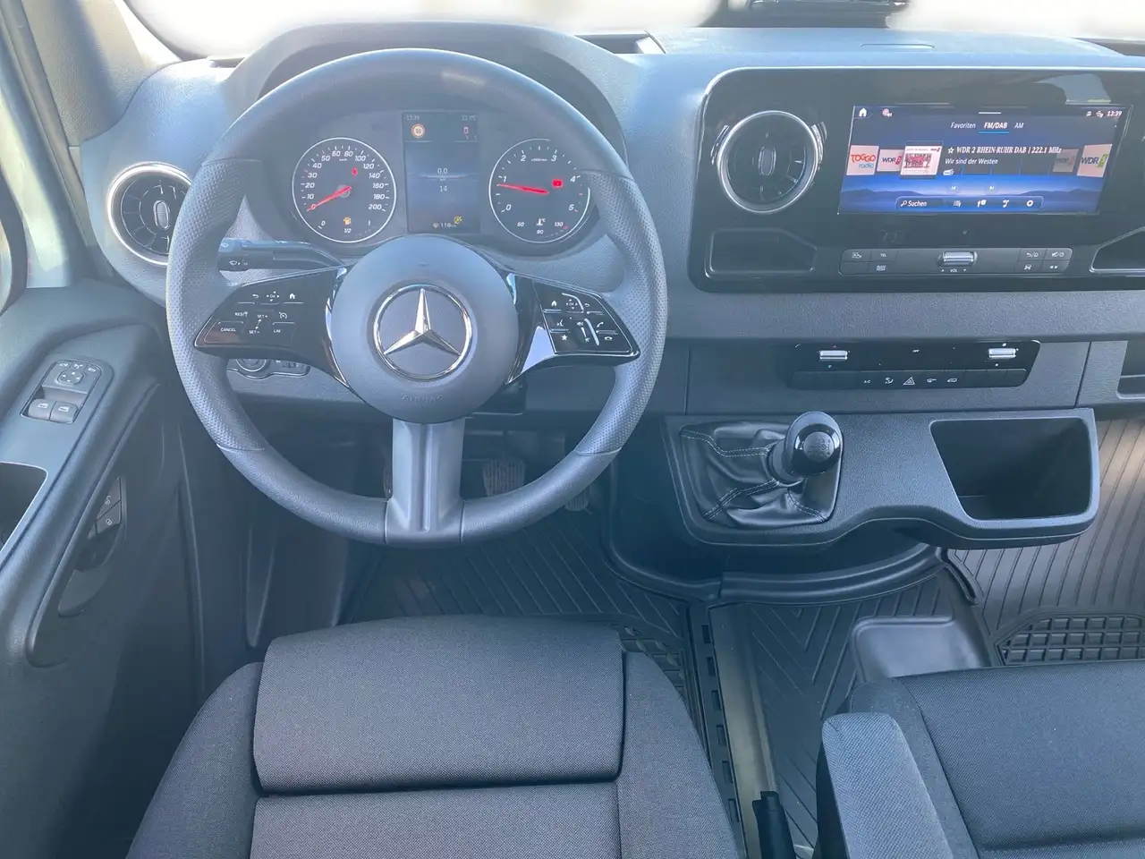 Mercedes-Benz Sprinter 317 10