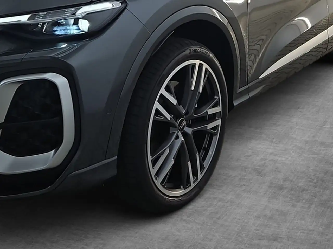 Audi SQ5 4