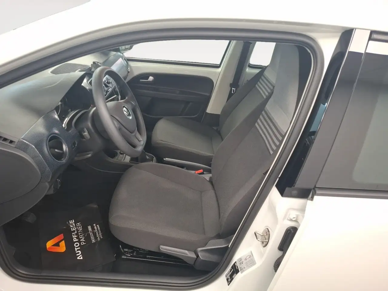 Volkswagen up! 6