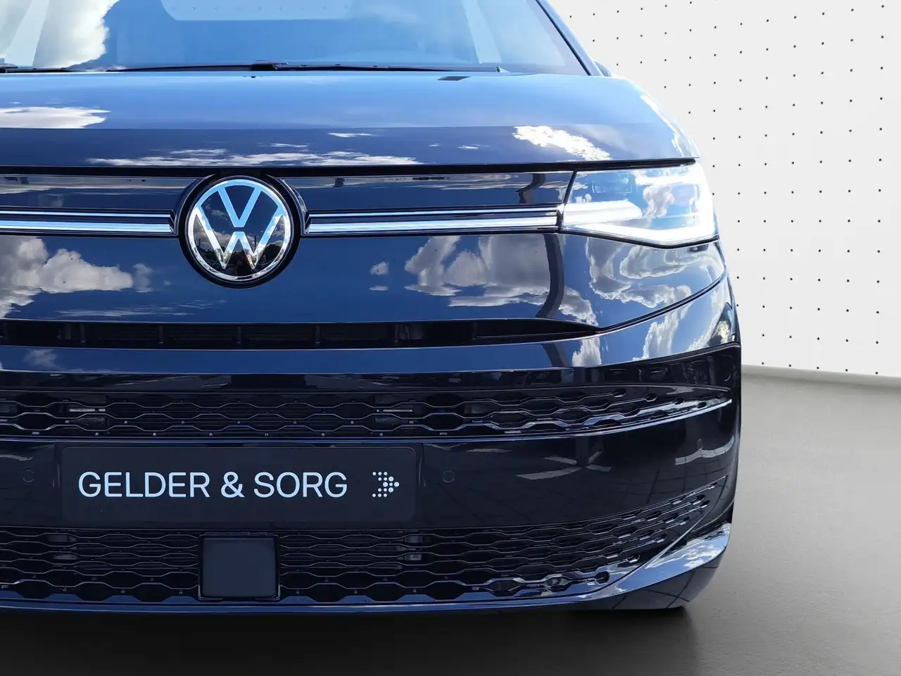 Volkswagen T7 Multivan 12