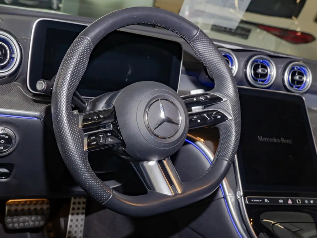 Mercedes-Benz CLE 200 11