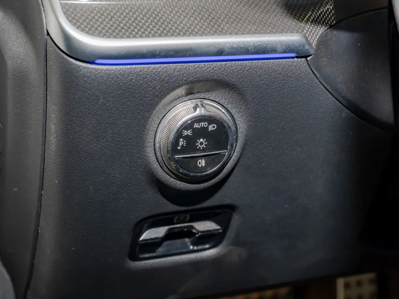 Mercedes-Benz CLE 200 12