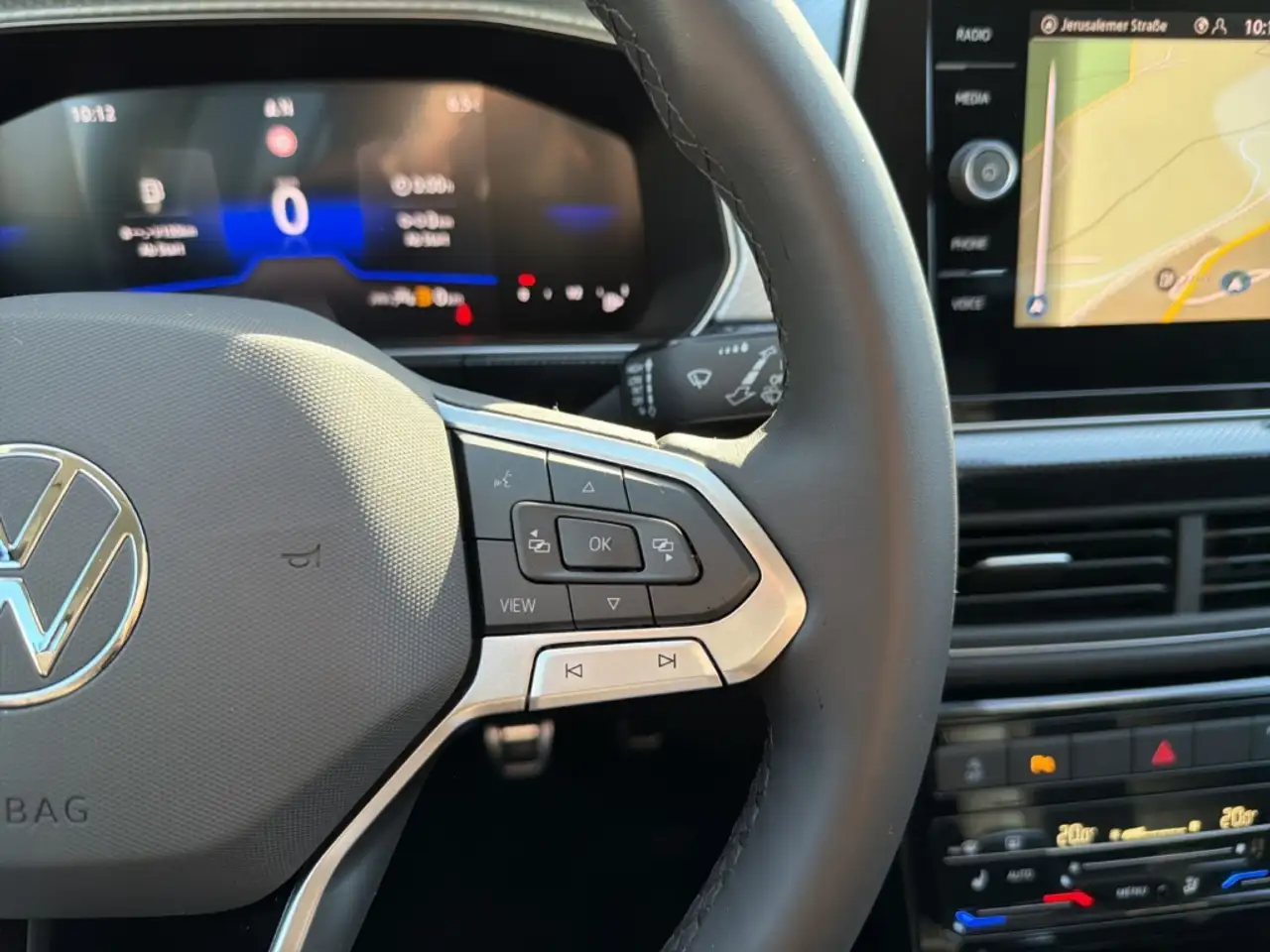 Volkswagen T-Cross 13