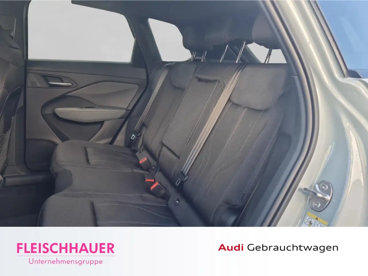 Audi Q3 10