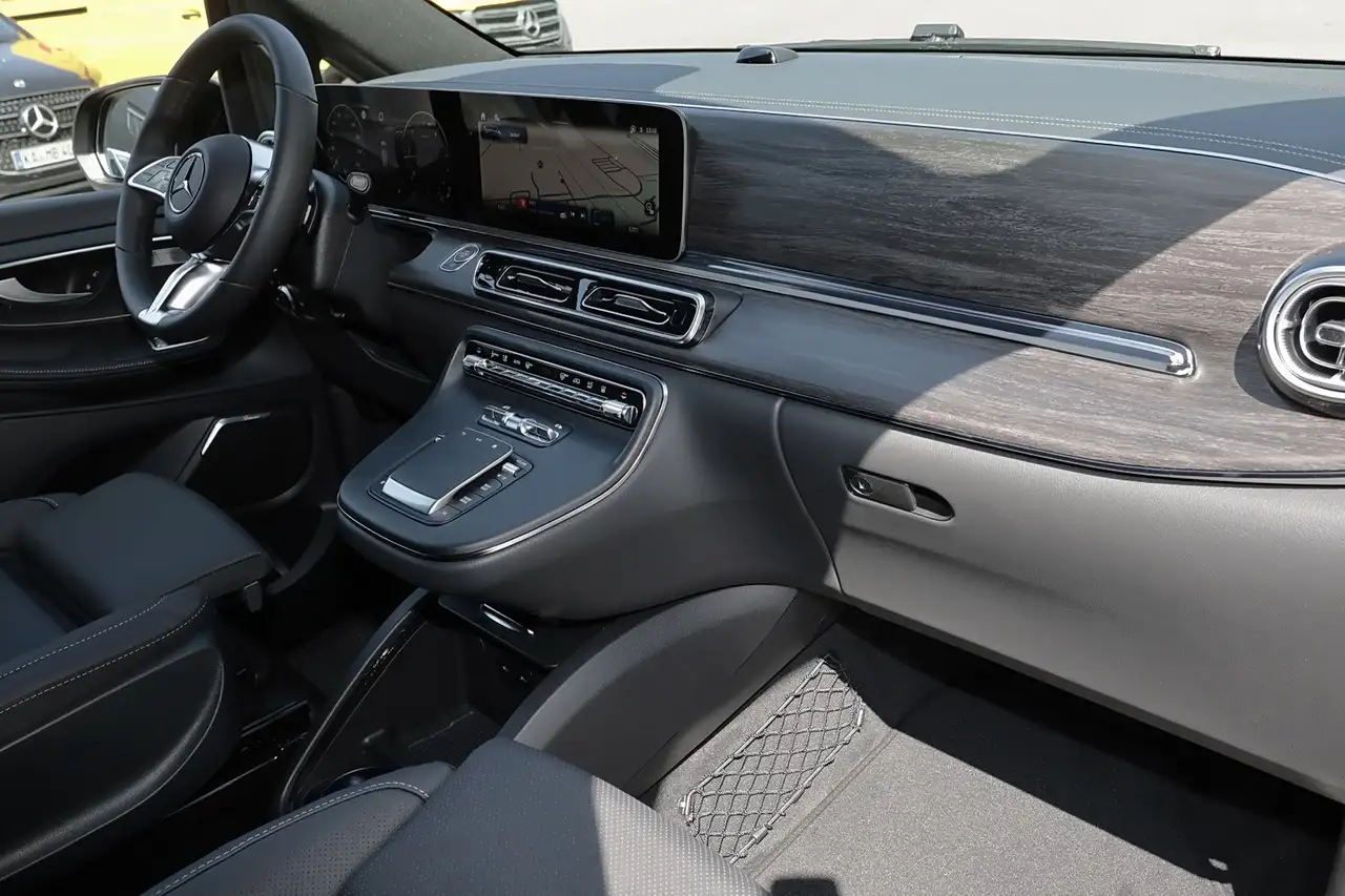 Mercedes-Benz V 300 8