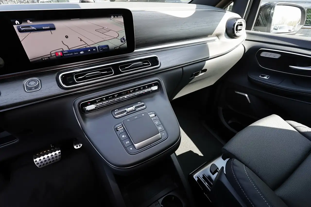 Mercedes-Benz V 300 12
