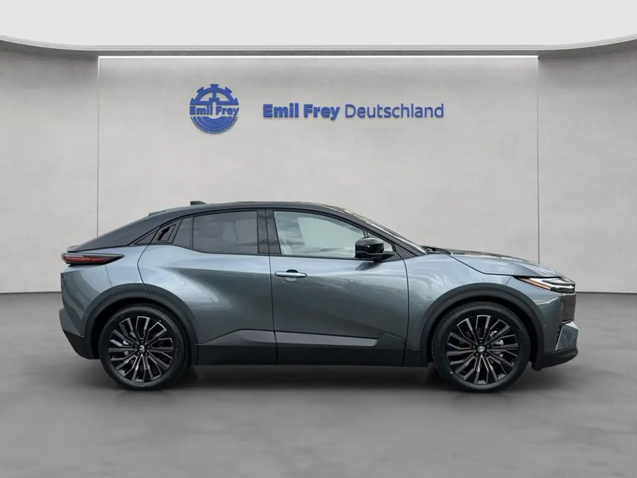 Toyota C-HR+ 8