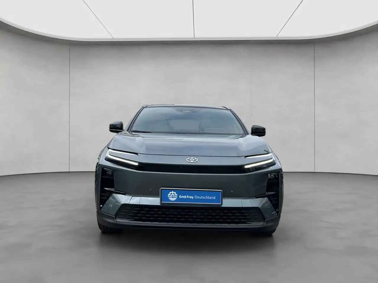 Toyota C-HR+ 10