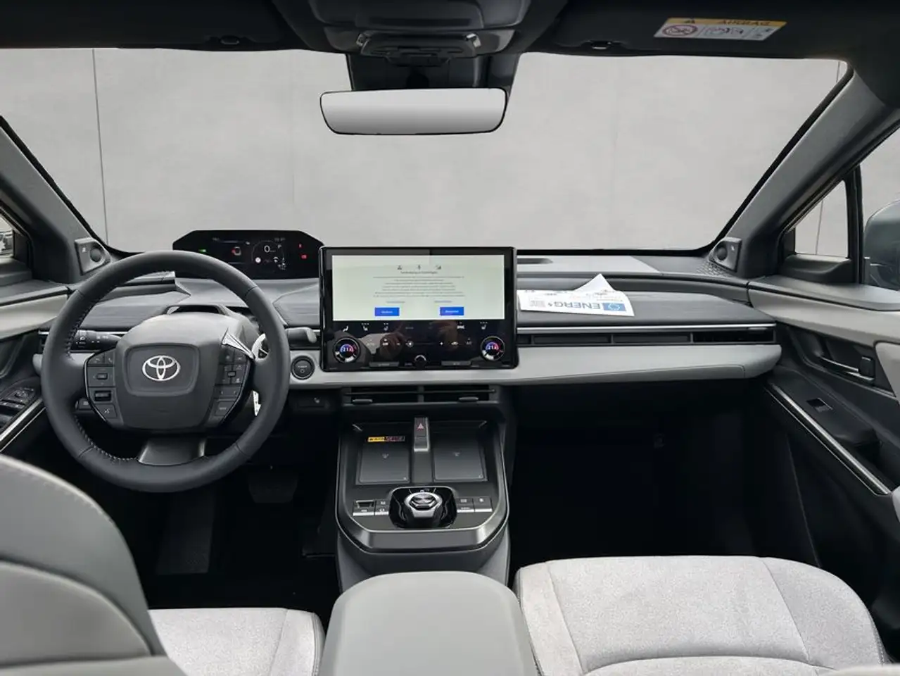 Toyota C-HR+ 13