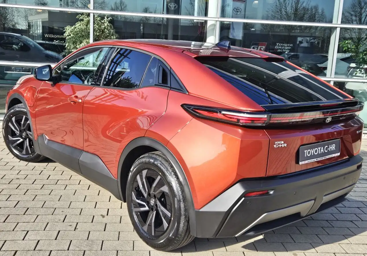 Toyota C-HR 3