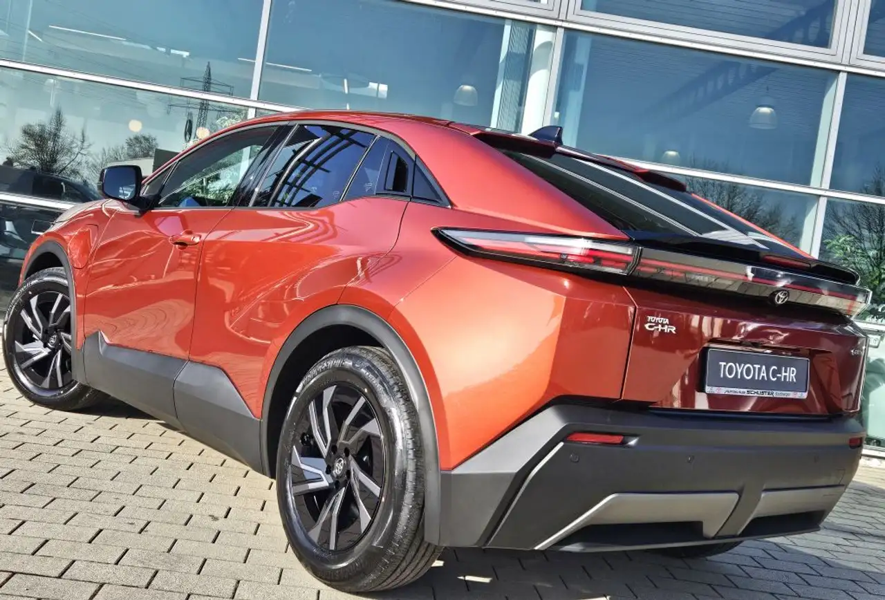 Toyota C-HR 4