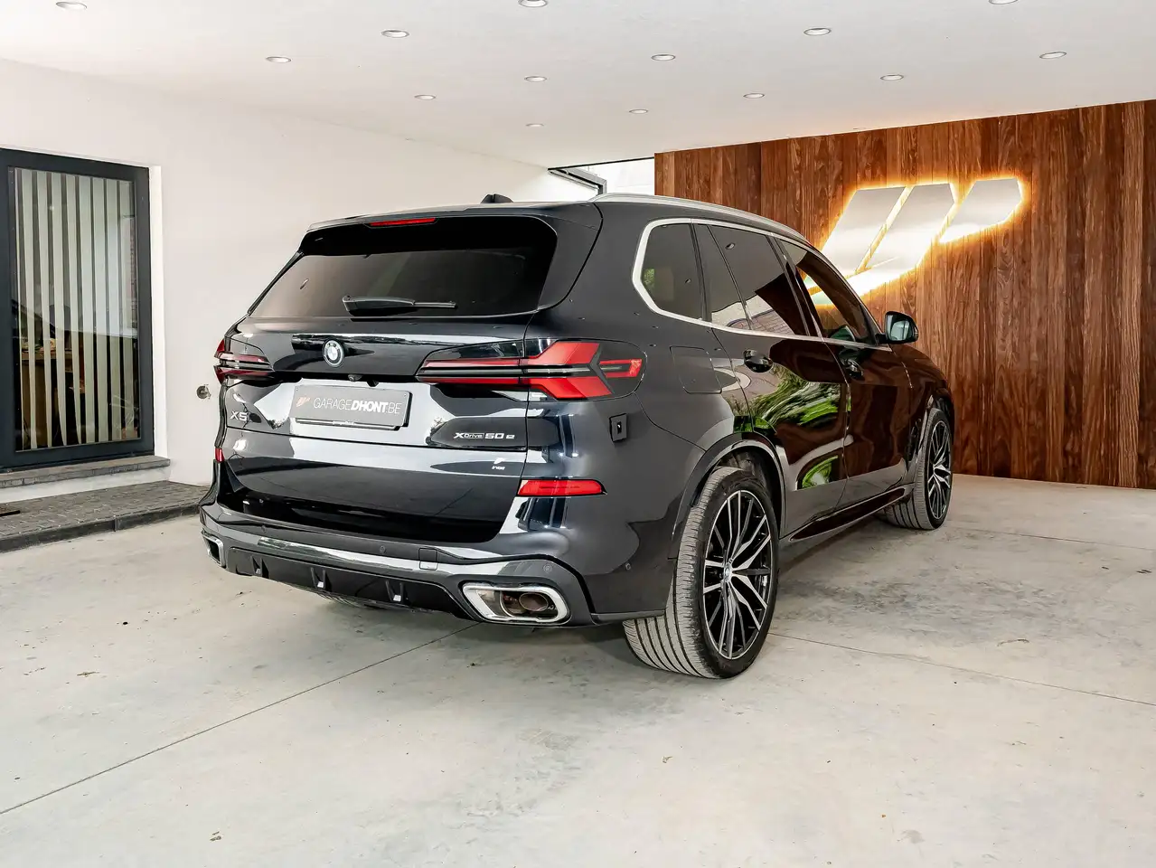 BMW X5 8