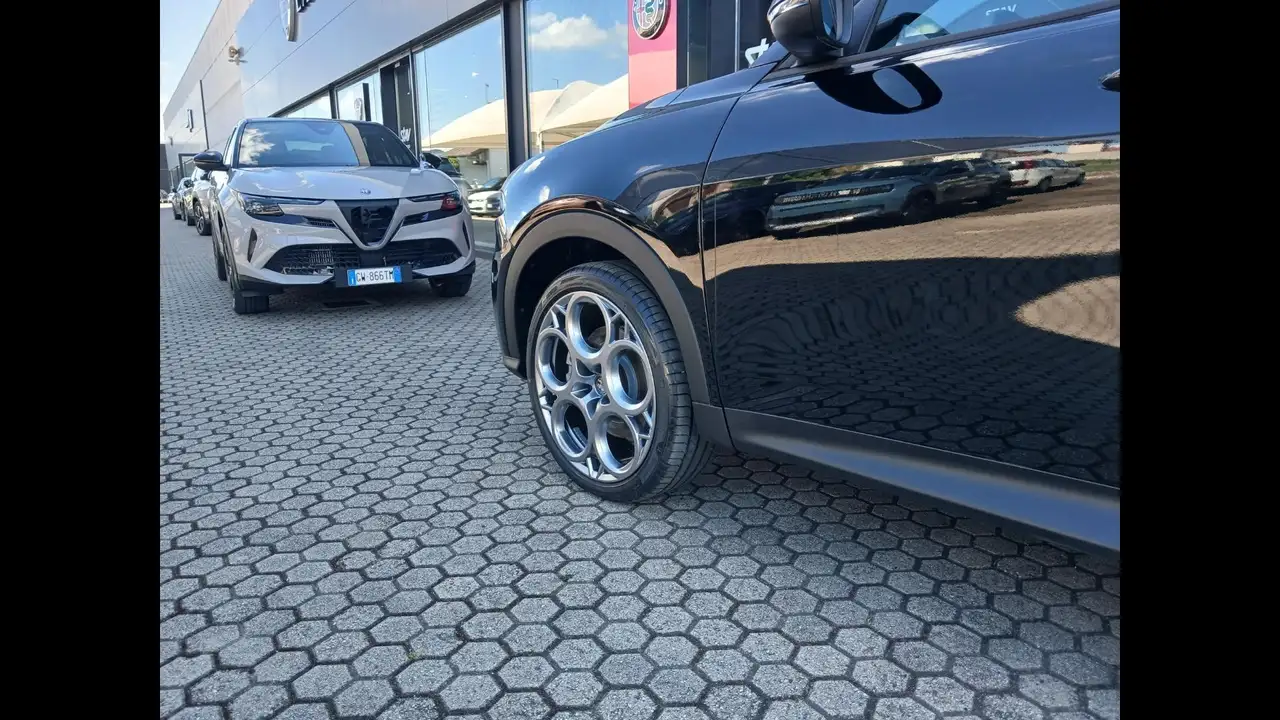 Alfa Romeo Tonale 5