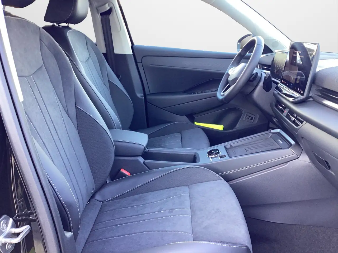 Volkswagen T-Roc 13