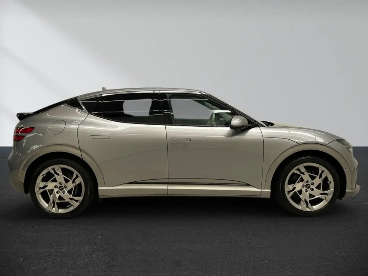 Genesis GV60 5