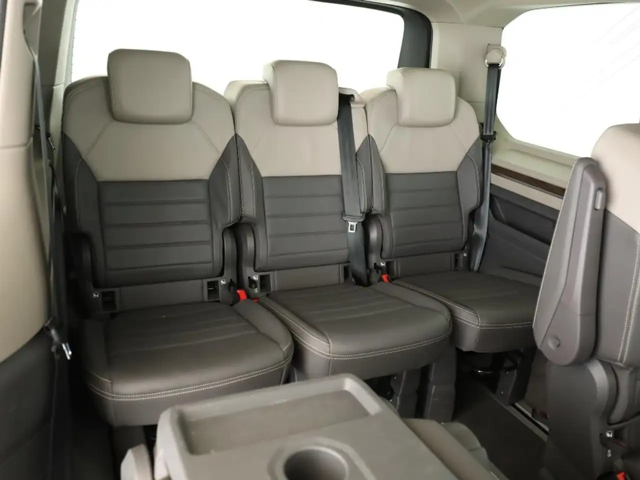 Volkswagen T7 Multivan 6