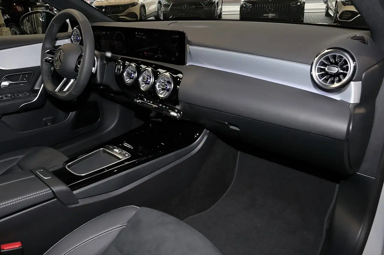 Mercedes-Benz A 200 8