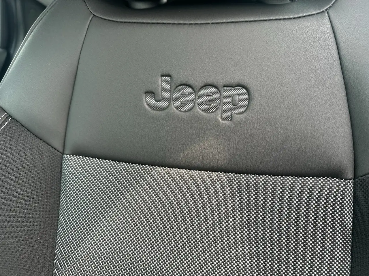 Jeep Avenger 6
