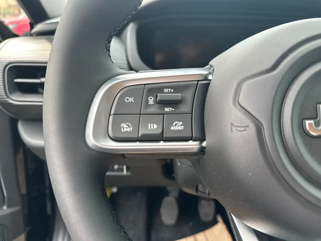 Jeep Avenger 12