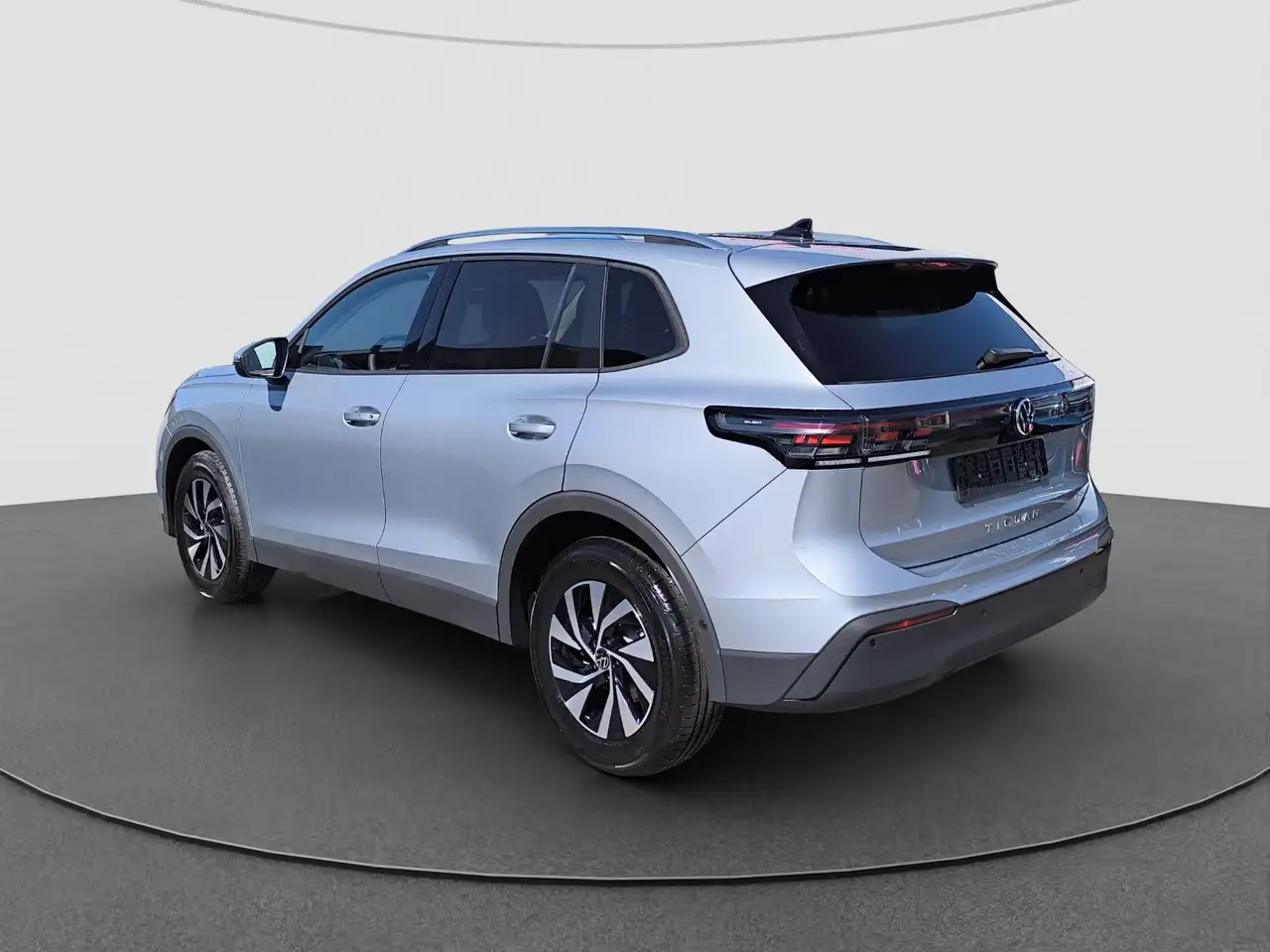Volkswagen Tiguan 8