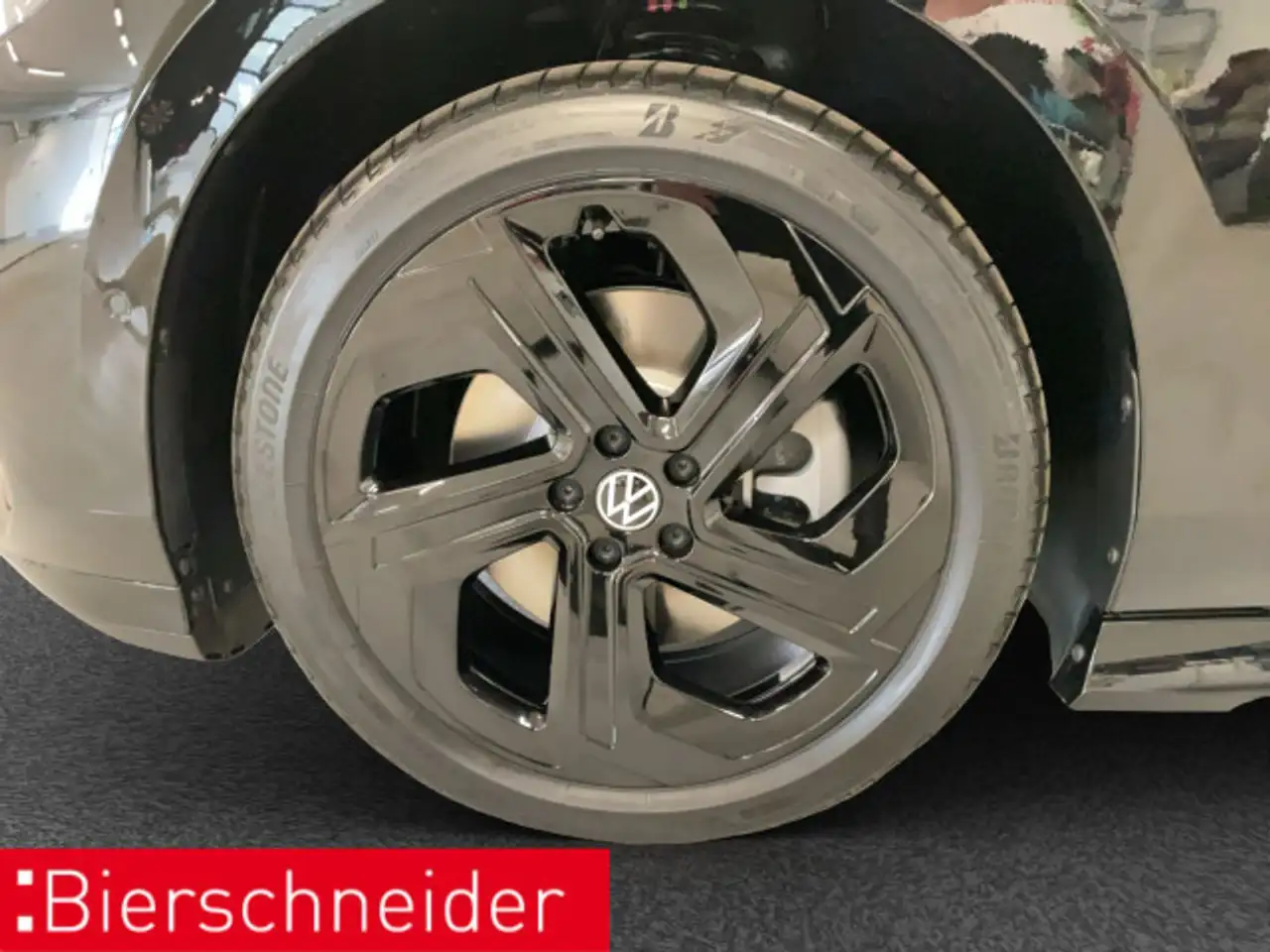 Volkswagen ID.7 9