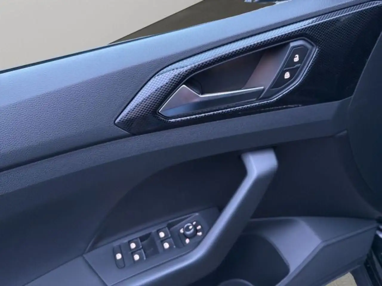 Volkswagen T-Cross 13