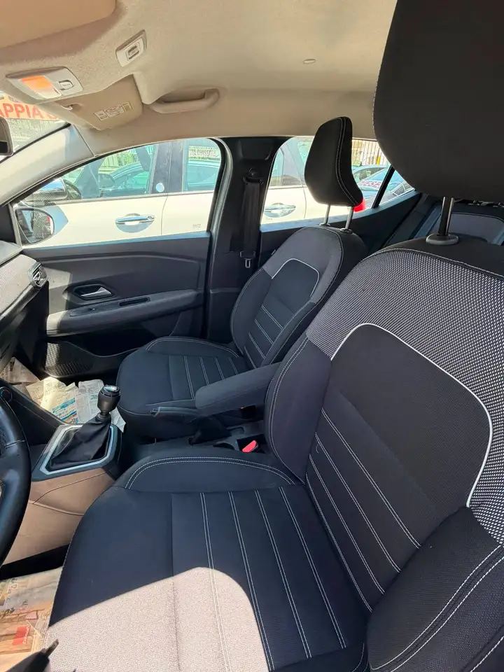 Dacia Sandero 6