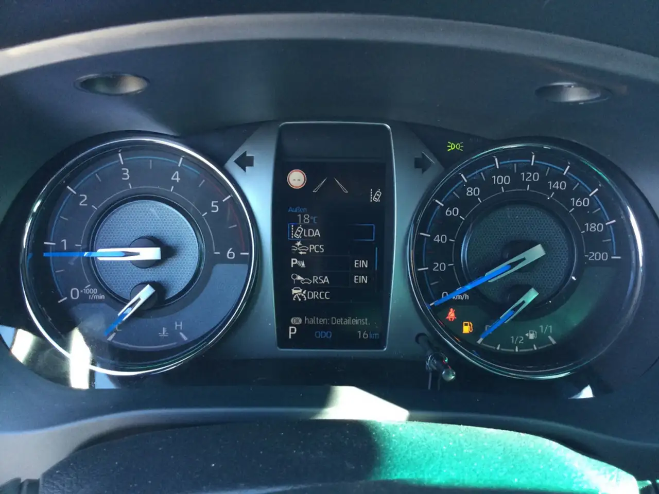 Toyota Hilux 8