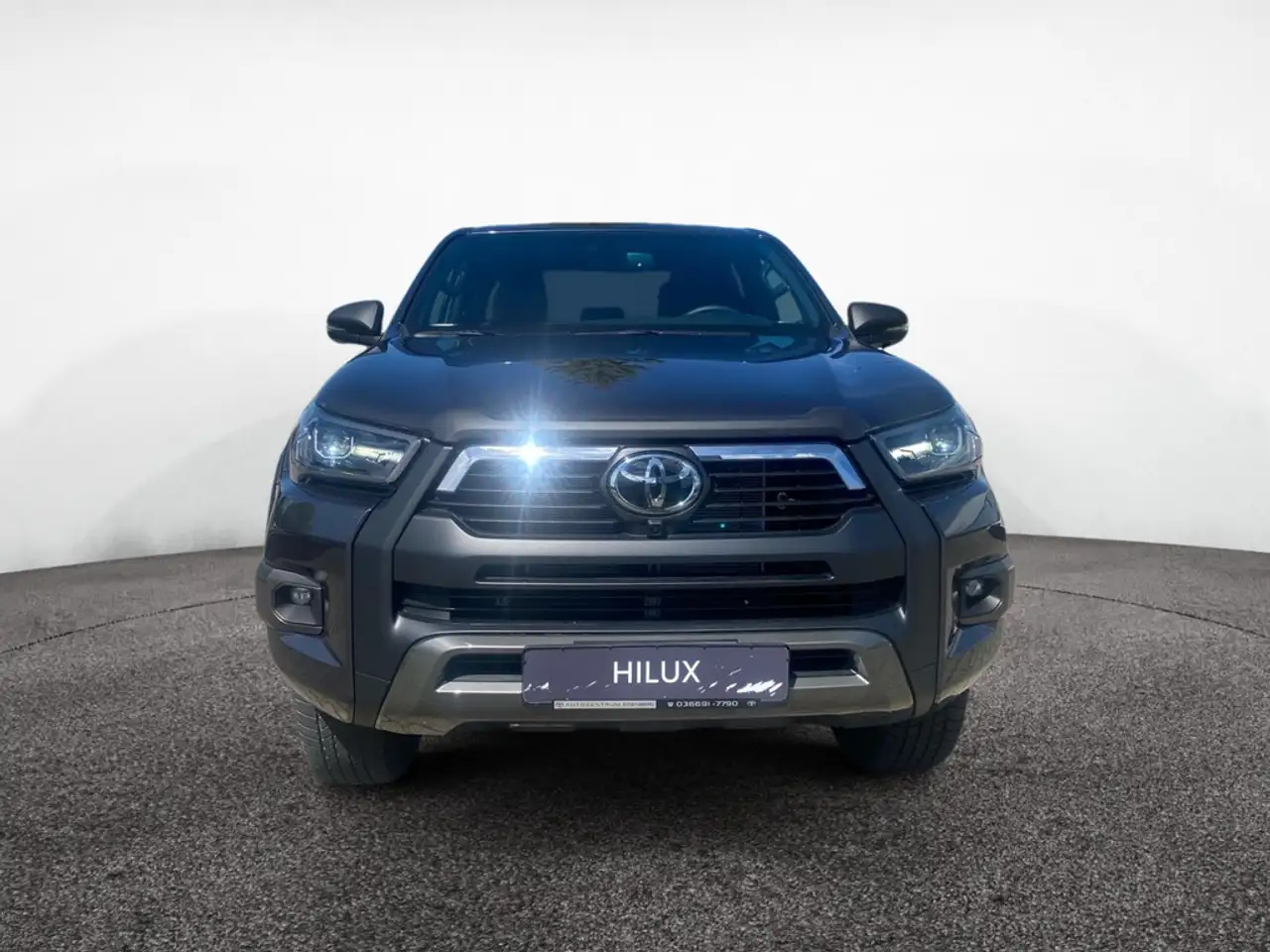 Toyota Hilux 2