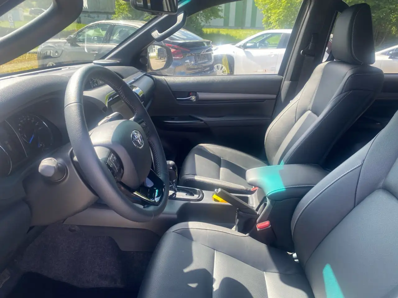 Toyota Hilux 9