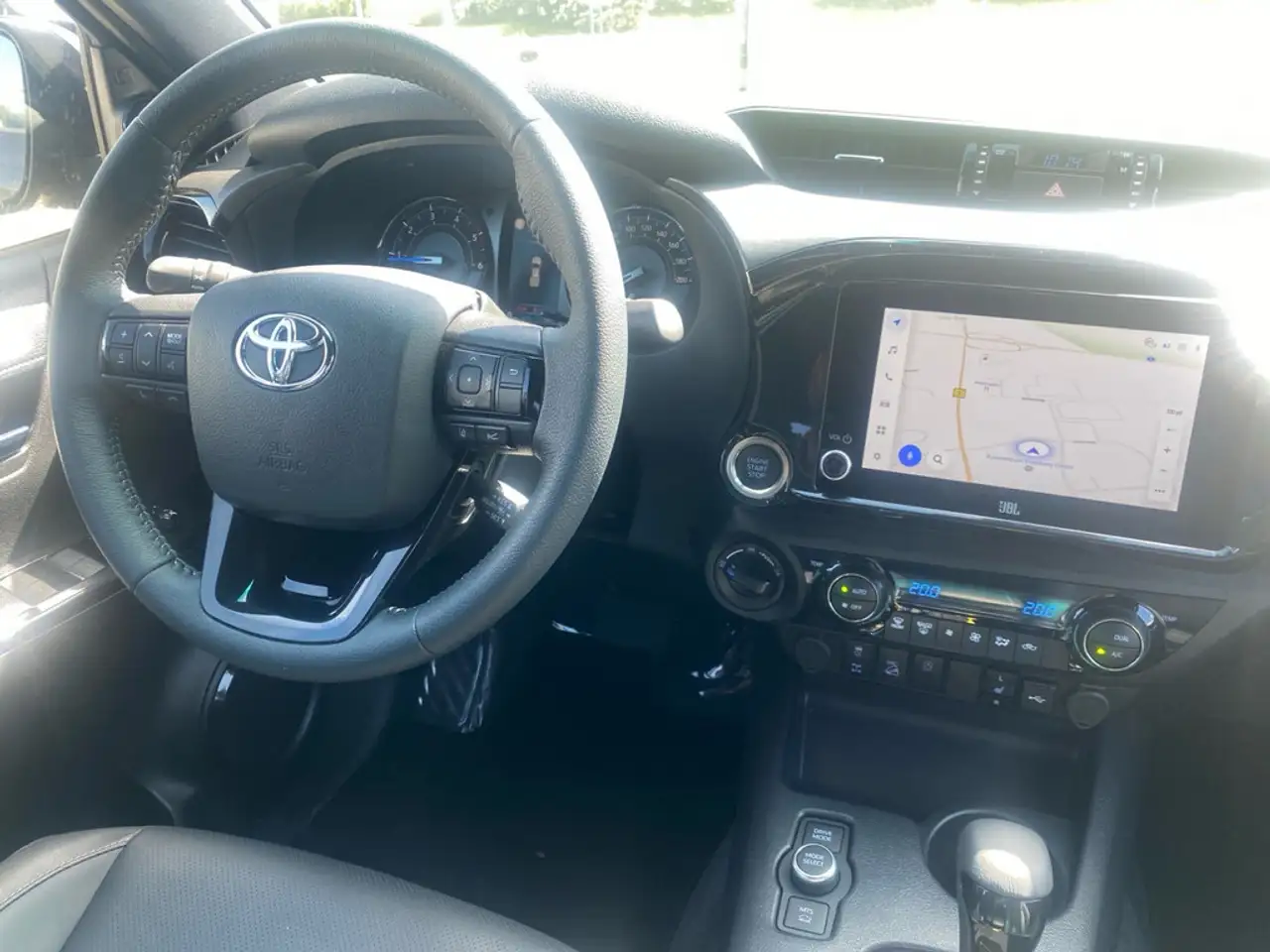 Toyota Hilux 11