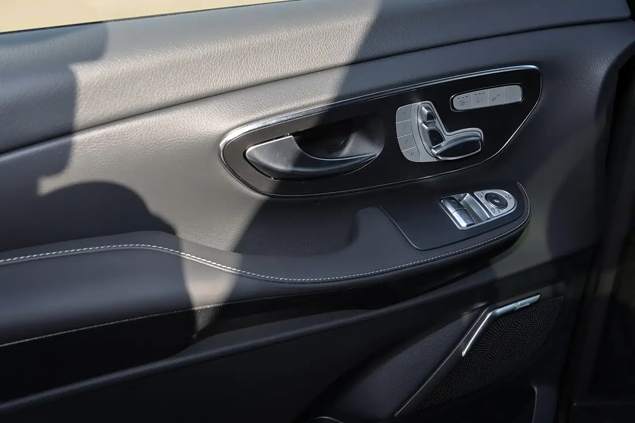 Mercedes-Benz V 300 16