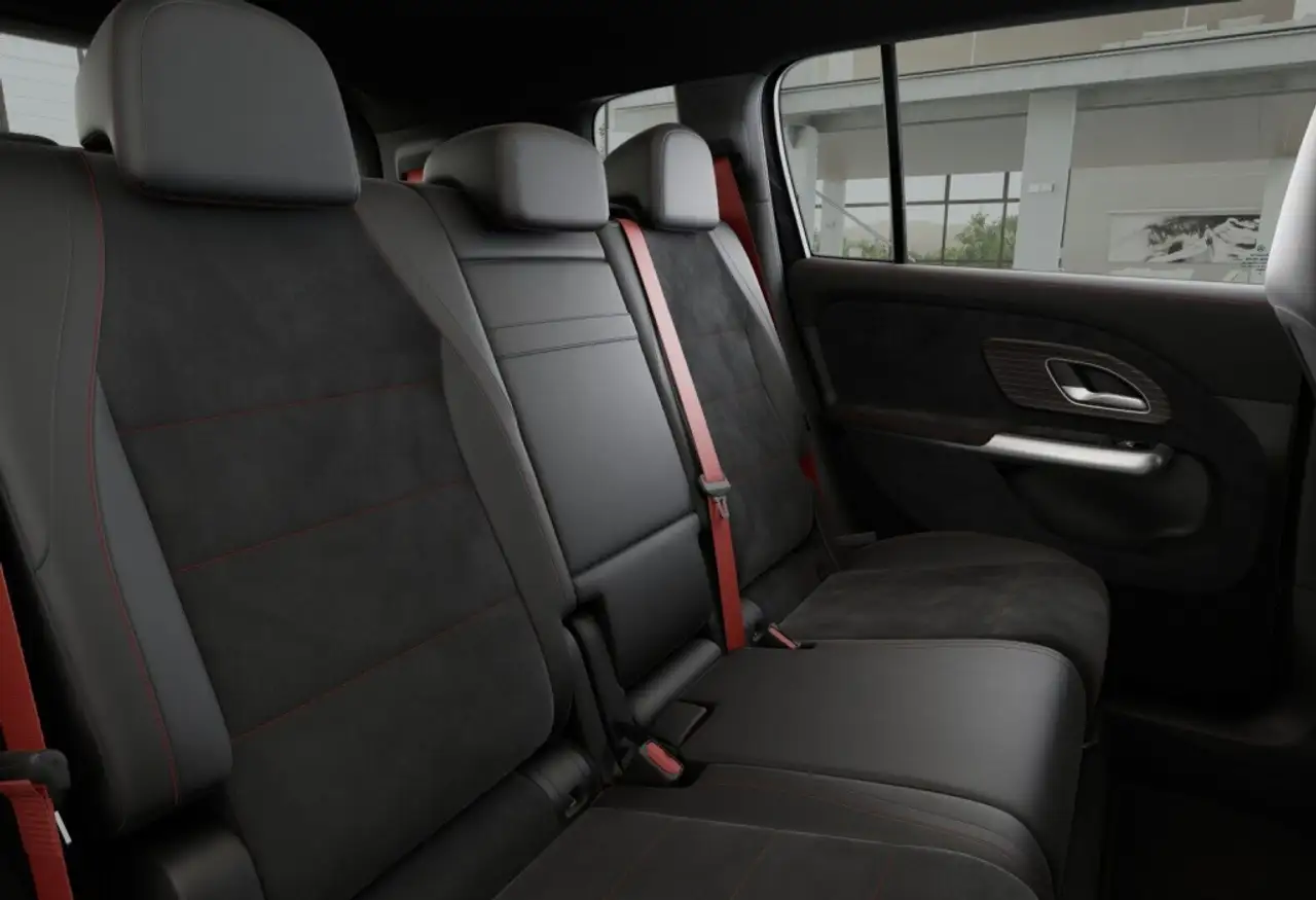 Mercedes-Benz GLB 250 10