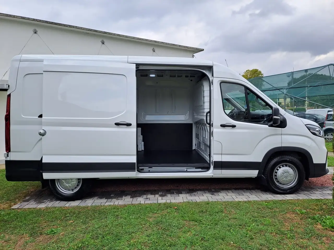 Maxus Deliver 9 5