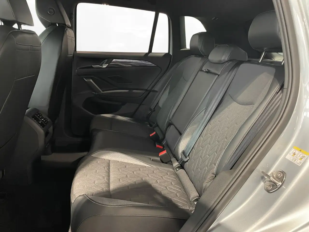Volkswagen Tiguan 9