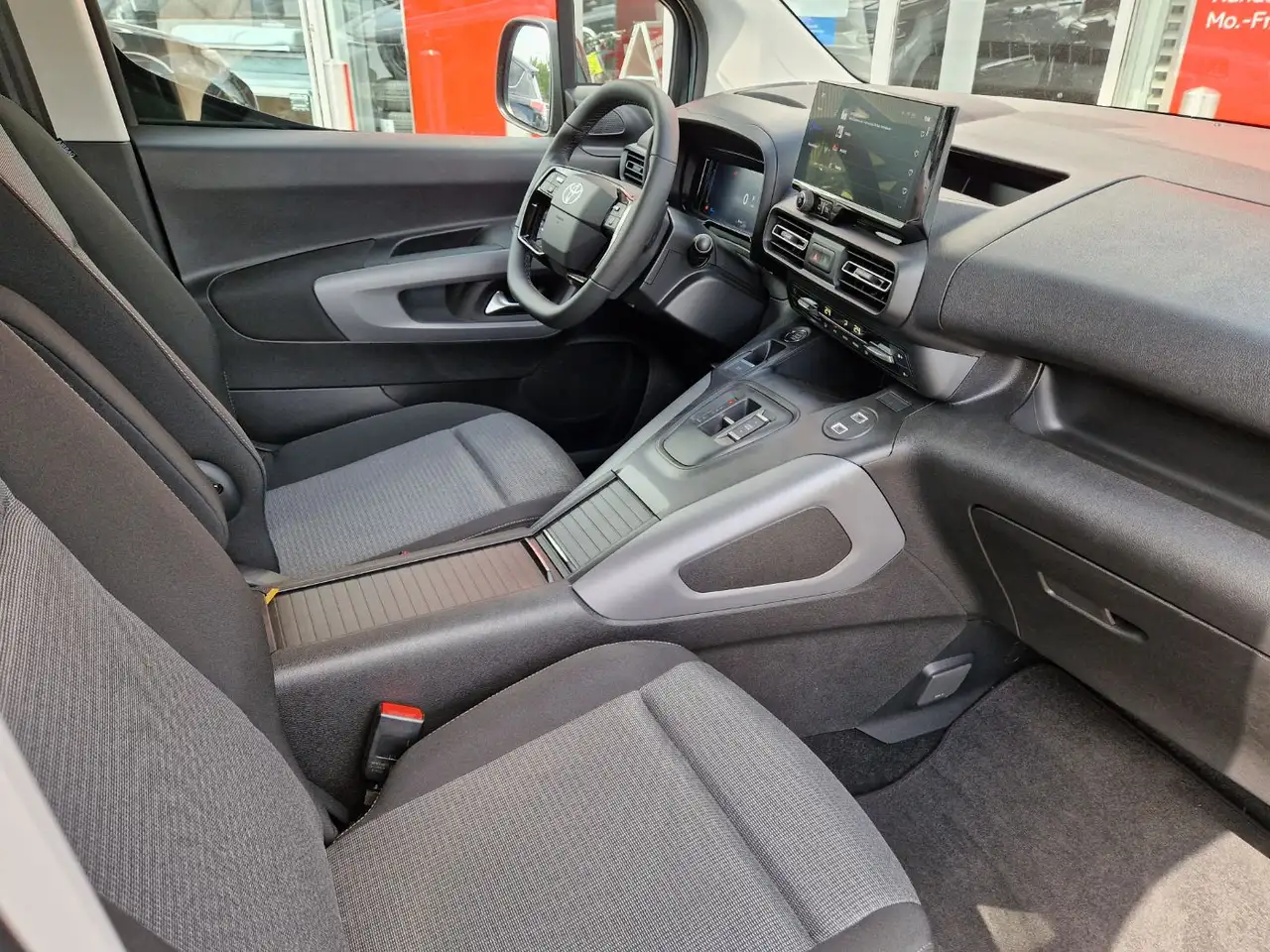 Toyota Proace 12