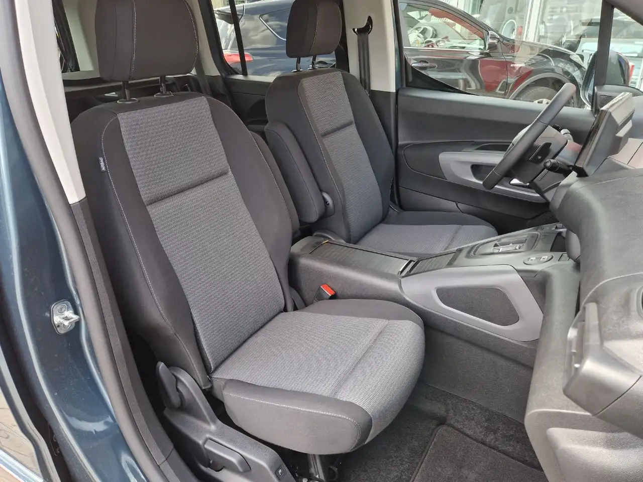 Toyota Proace 13