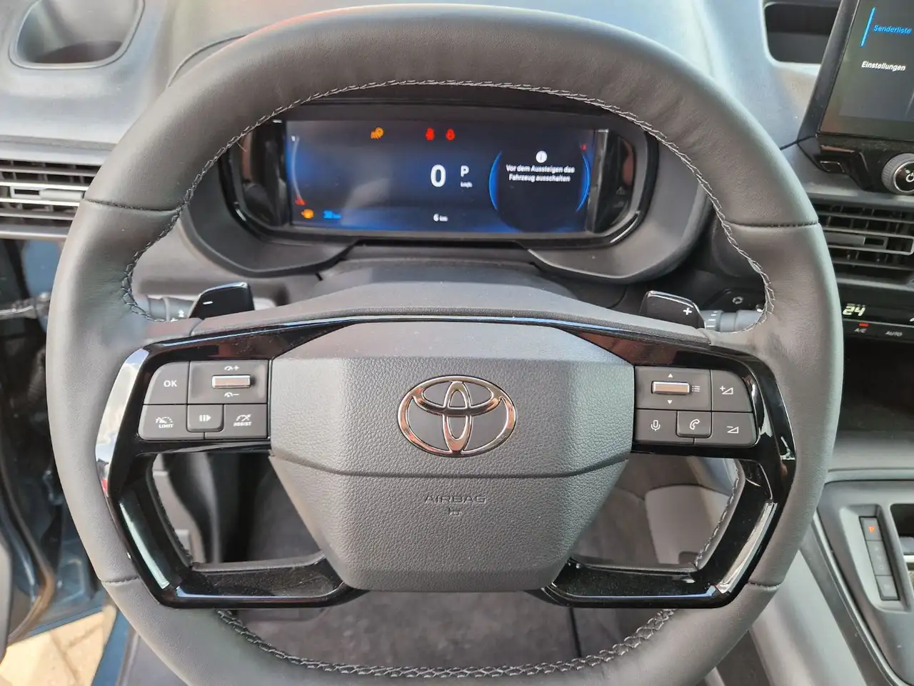 Toyota Proace 14
